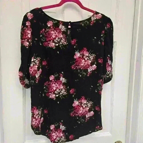 torrid black floral tops size 2 - Picture 2 of 3